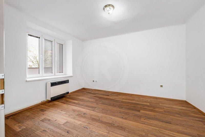 PRODEJ BYTU 1+1 S KOMOROU, KLARICOVA, ČESKÉ BUDĚJOVICE