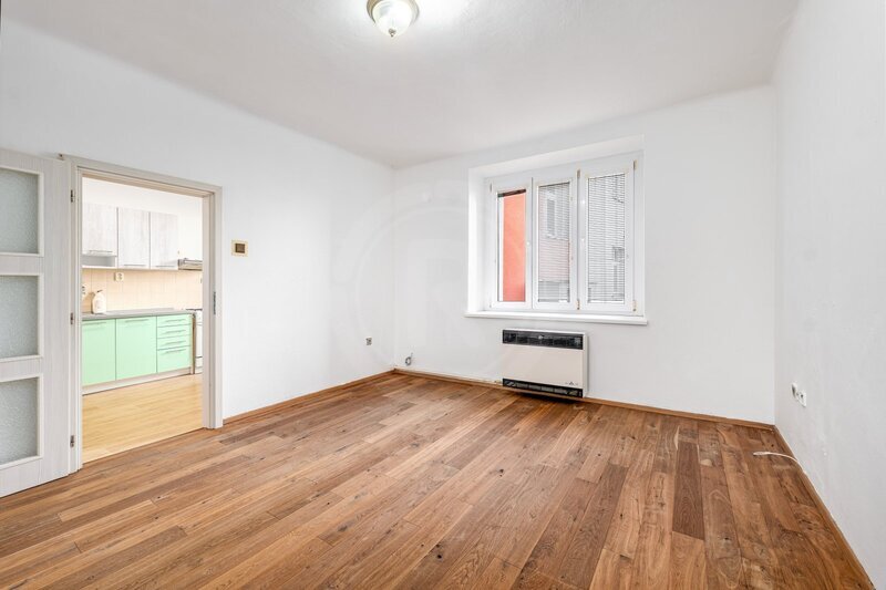 PRODEJ BYTU 1+1 S KOMOROU, KLARICOVA, ČESKÉ BUDĚJOVICE