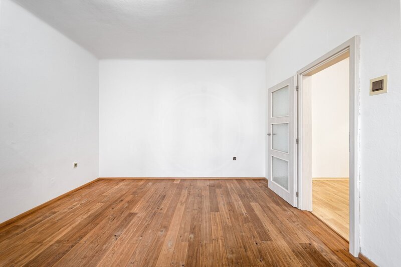 PRODEJ BYTU 1+1 S KOMOROU, KLARICOVA, ČESKÉ BUDĚJOVICE