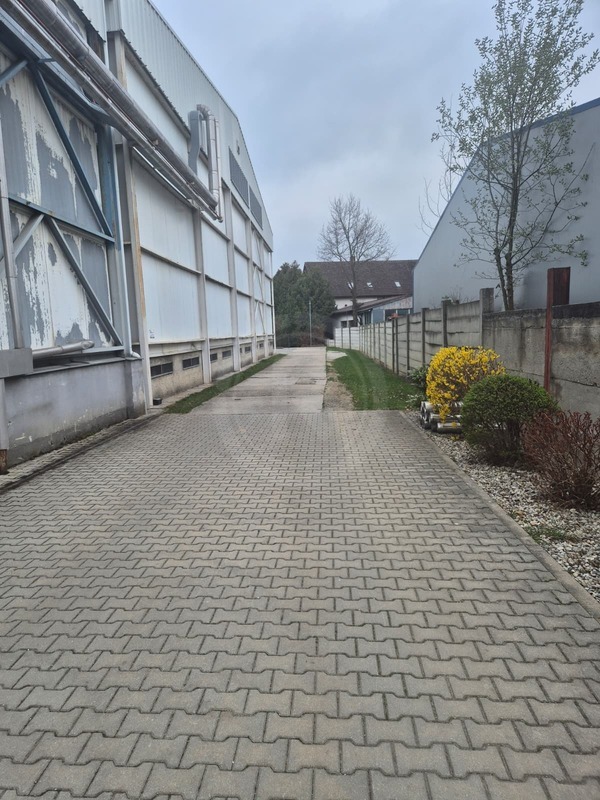 PRONÁJEM SKLADOVÝCH PROSTOR S RAMPOU, VRÁTO U ČB