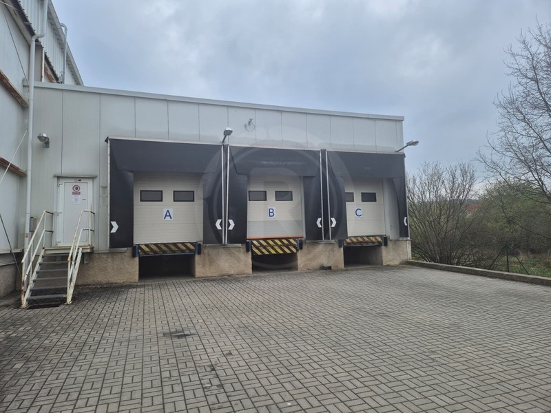 PRONÁJEM SKLADOVÝCH PROSTOR S RAMPOU, VRÁTO U ČB