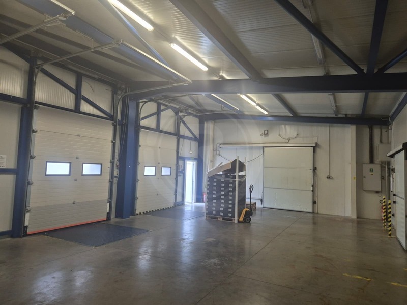 PRONÁJEM SKLADOVÝCH PROSTOR S RAMPOU, VRÁTO U ČB