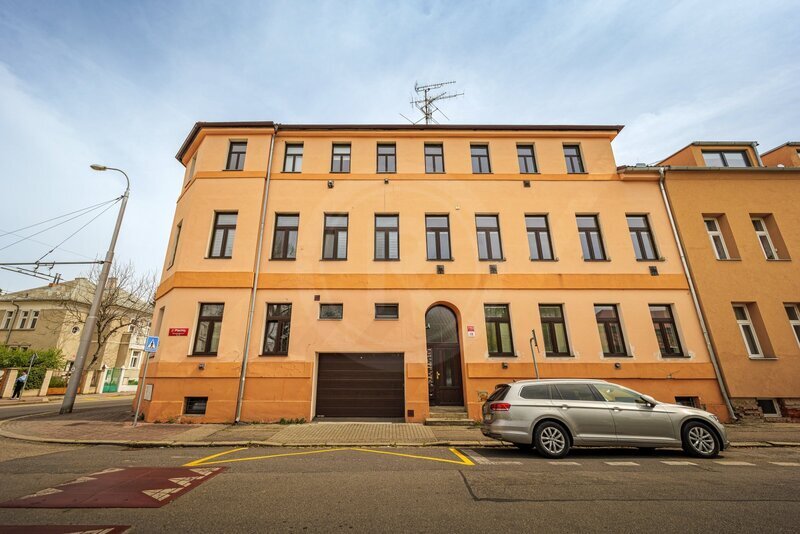 PRODEJ VELKÉHO BYTU 4+1, J. PLACHTY, ČESKÉ BUDĚJOVICE