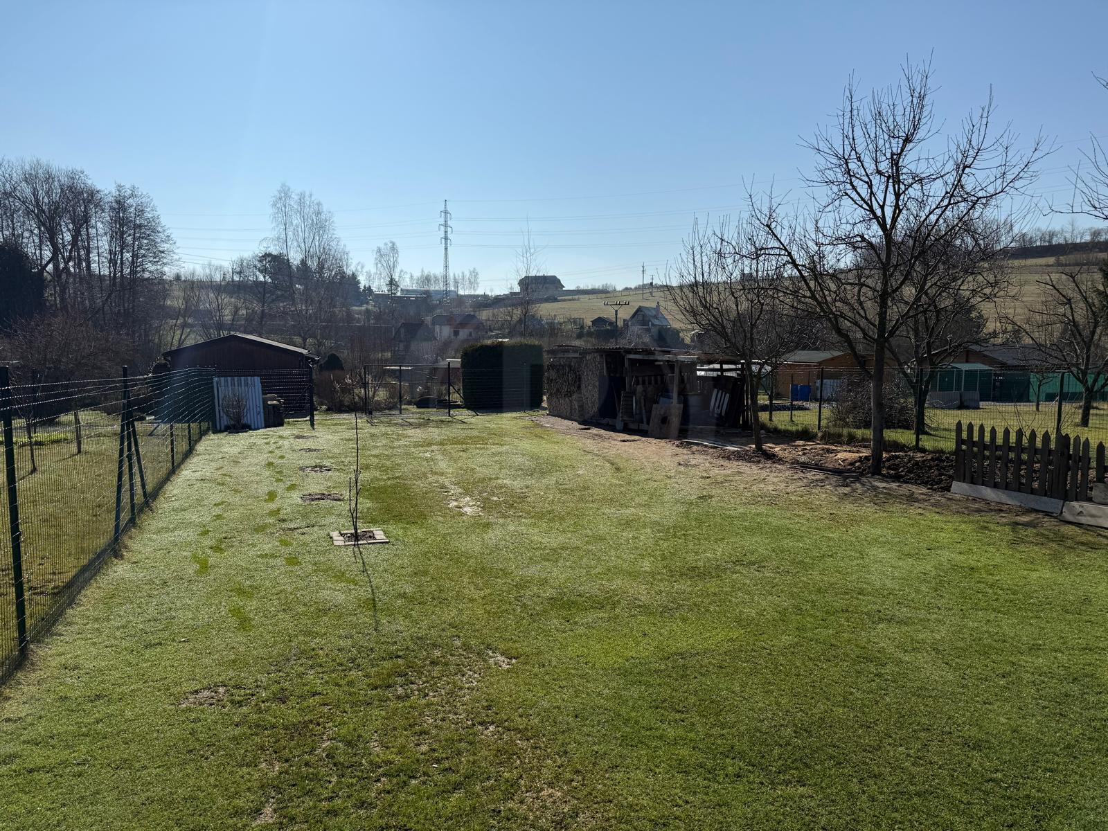 PRODEJ ZAHRADY V ZAHRÁDKÁŘSKÉ KOLONII, KAPLICE, OKR. ČESKÝ KRUMLOV