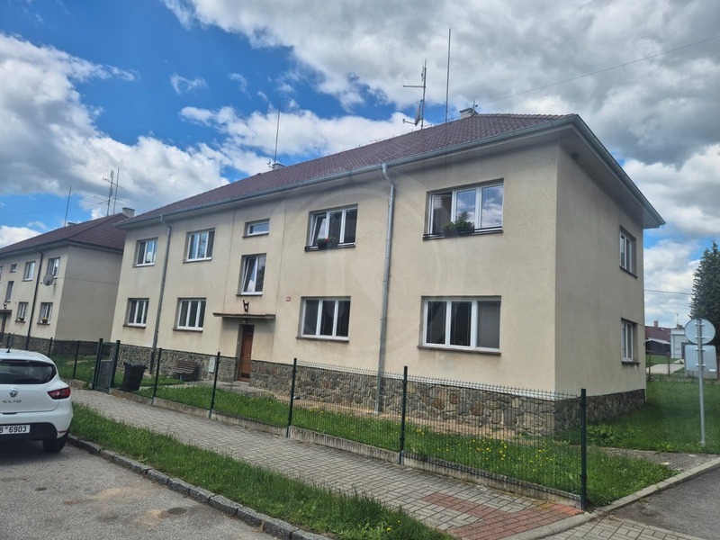 PRONÁJEM ZDĚNÉHO BYTU 3+1, ŠKOLNÍ, ZLIV