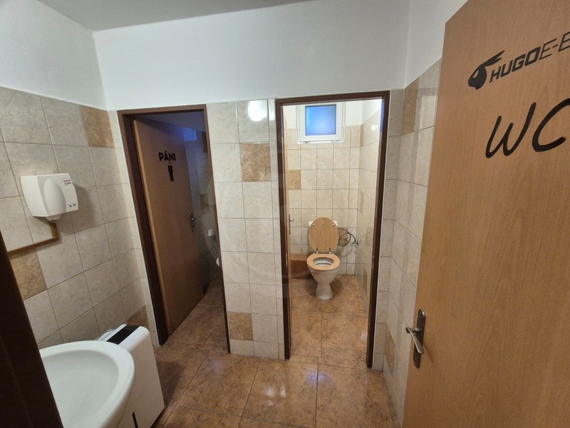 PRONÁJEM OBCHODNÍHO PROSTORU, BORŠOV NAD VLTAVOU