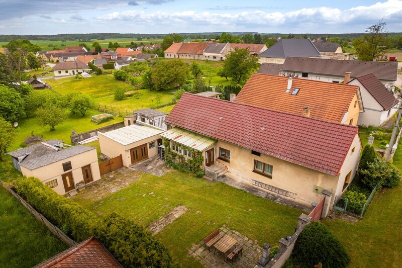 PRODEJ RODINNÉHO DOMU 3+KK S GARÁŽÍ A SKLADEM, VAL, OKR. TÁBOR
