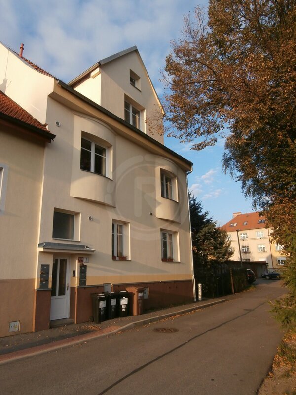 PRODEJ PROSTORNÉHO BYTU 3+KK, KAMARYTOVA, Č. BUDĚJOVICE