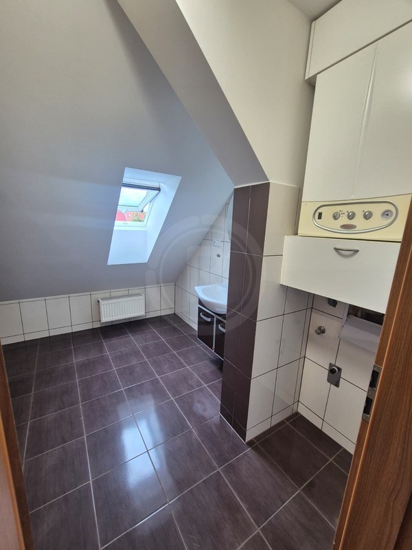 PRODEJ PROSTORNÉHO BYTU 3+KK, KAMARYTOVA, Č. BUDĚJOVICE