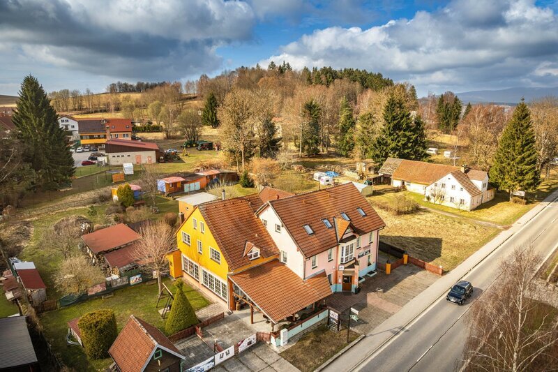 PRODEJ ZAVEDENÉHO PENZIONU S RESTAURACÍ, ČERNÁ V POŠUMAVÍ