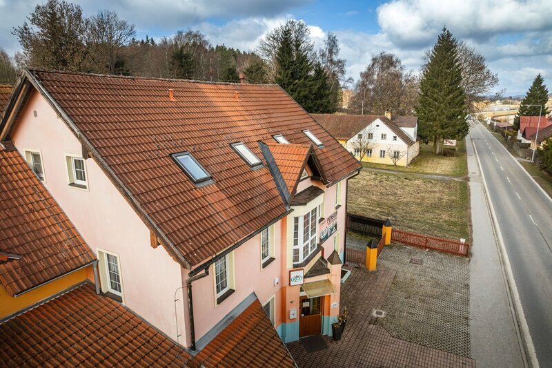 PRODEJ ZAVEDENÉHO PENZIONU S RESTAURACÍ, ČERNÁ V POŠUMAVÍ