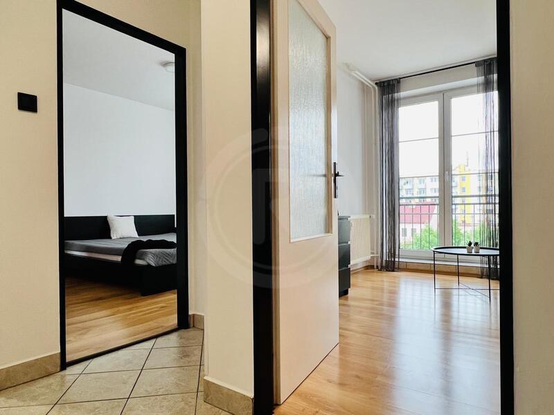 PRONÁJEM ZAŘÍZENÉHO BYTU 2+KK S BALKONEM, RIEGROVA, ČB