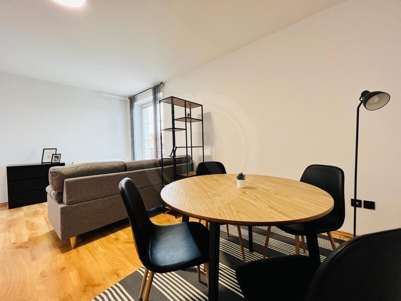 PRONÁJEM ZAŘÍZENÉHO BYTU 2+KK S BALKONEM, RIEGROVA, ČB