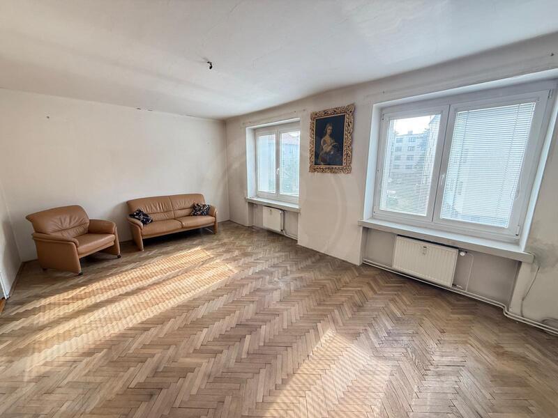 PRODEJ DRUŽSTEVNÍHO BYTU 3+1 S LODŽIÍ, LIDICKÁ TŘ., ČB