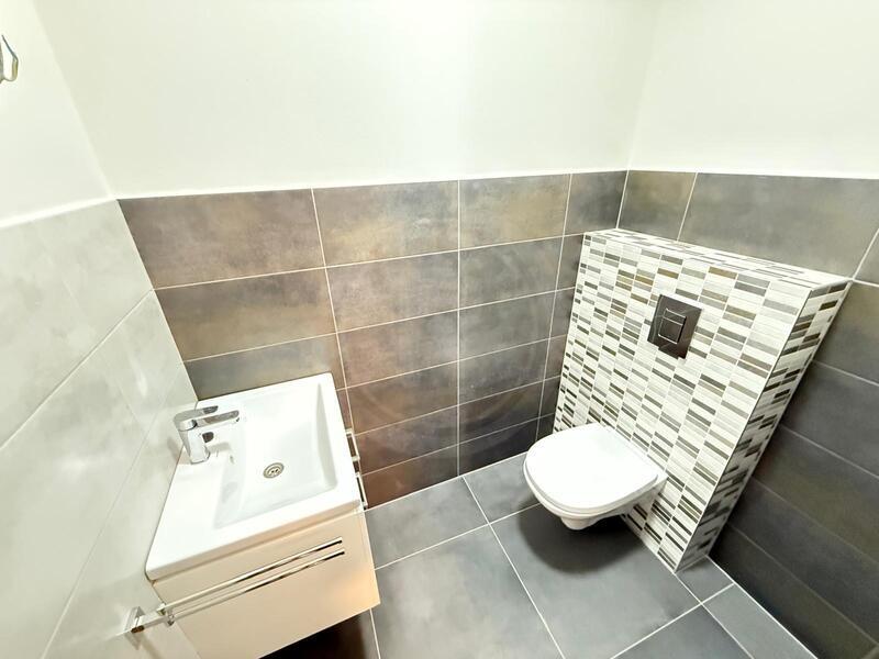 PRONÁJEM RODINNÉHO DOMU 5+KK SE ZAHRADOU, DUBIČNÉ, ČB