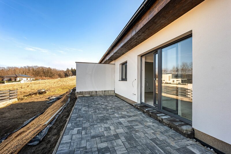 PRODEJ NOVOSTAVBY 4+KK SE ZAHRADOU, HLINCOVÁ HORA, ČB