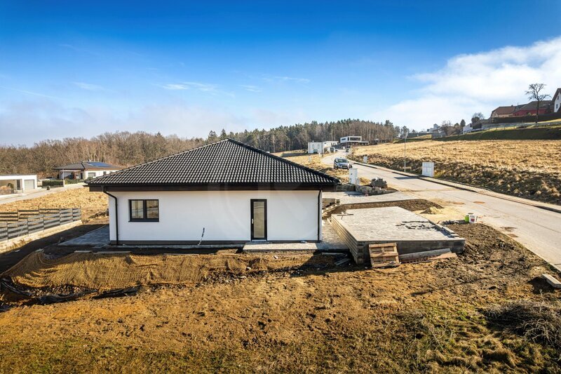 PRODEJ NOVOSTAVBY 4+KK SE ZAHRADOU, HLINCOVÁ HORA, ČB