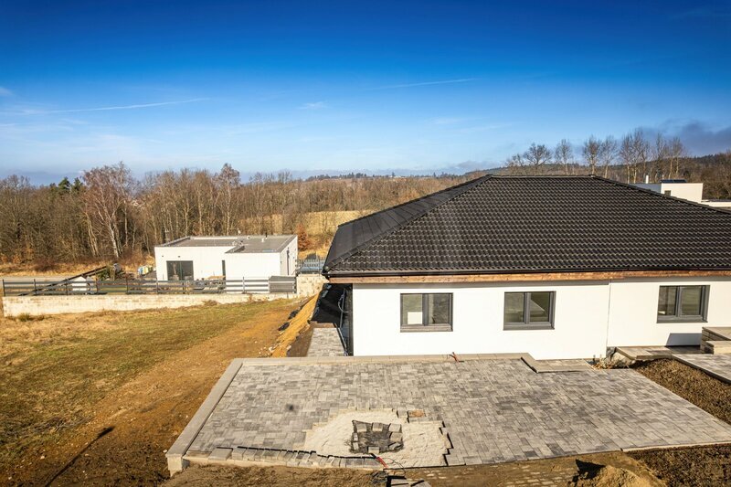 PRODEJ NOVOSTAVBY 4+KK SE ZAHRADOU, HLINCOVÁ HORA, ČB