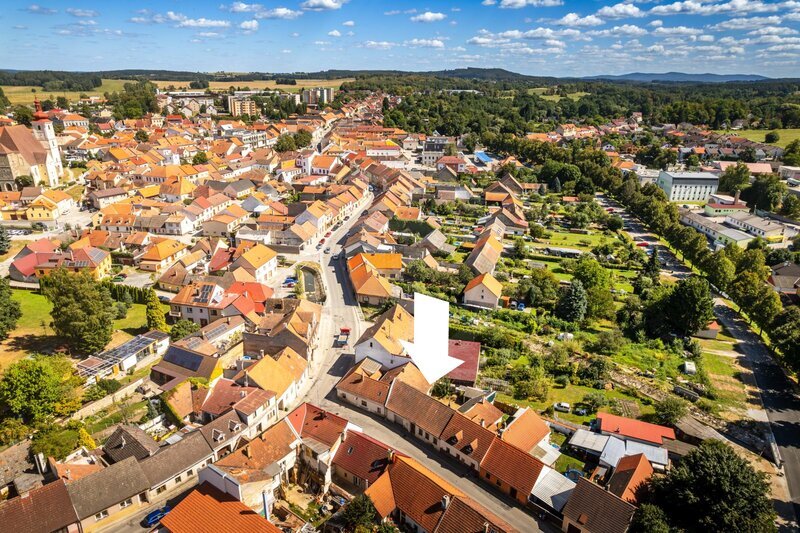 PRODEJ ŘADOVÉHO RODINNÉHO DOMU, TRHOVÉ SVINY