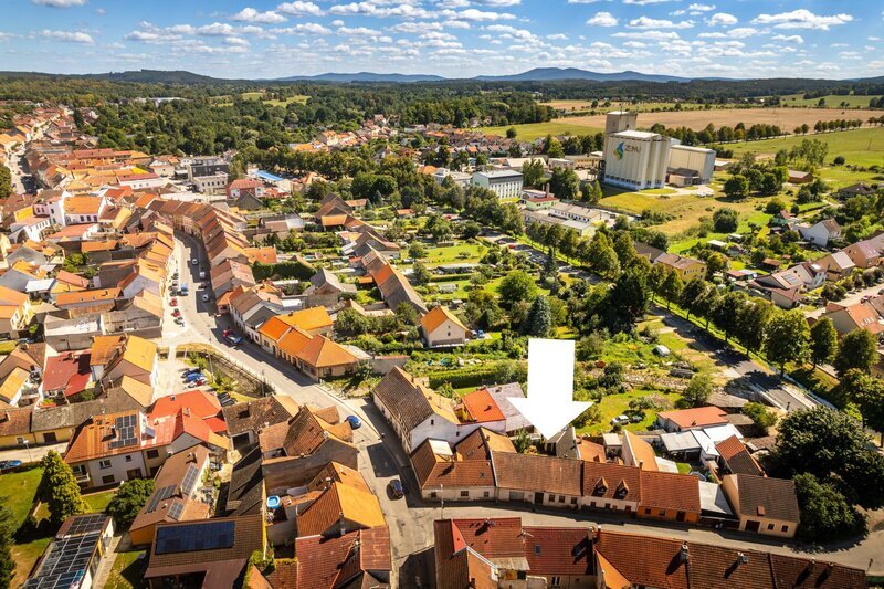 PRODEJ ŘADOVÉHO RODINNÉHO DOMU, TRHOVÉ SVINY