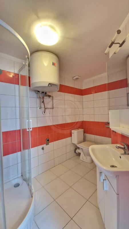 PRONÁJEM BYTU 1+KK, NÁM. BRATŘÍ ČAPKŮ, ROŽNOV, ČB