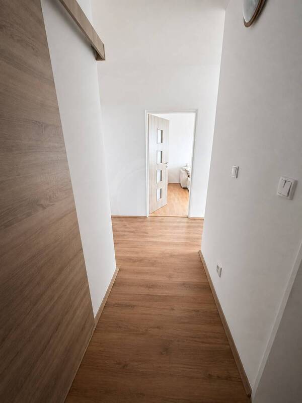 PRONÁJEM BYTU 2+1 PO REKONSTRUKCI, 17. LISTOPADU, PÍSEK