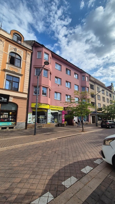 PRONÁJEM PROSTORU KAVÁRNY/CUKRÁRNY, LANNOVA TŘ., Č. BUDĚJOVICE