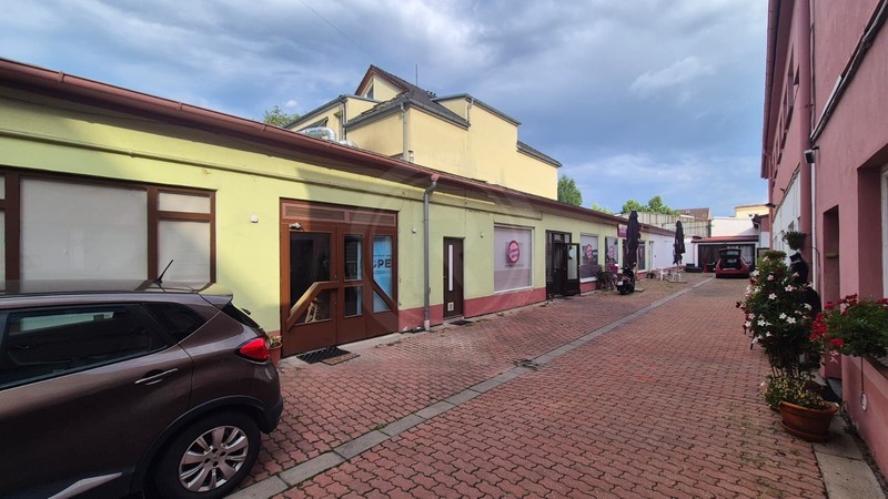 PRONÁJEM PROSTORU KAVÁRNY/CUKRÁRNY, LANNOVA TŘ., Č. BUDĚJOVICE