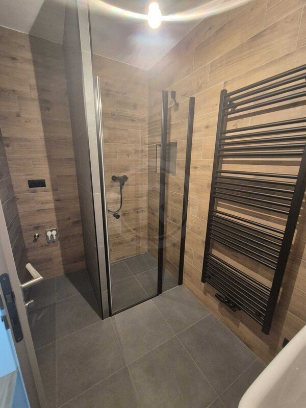 PRONÁJEM NOVÉHO BYTU 2+KK SE ZAHRADOU, ŠROUBÁRENSKÁ, ČB