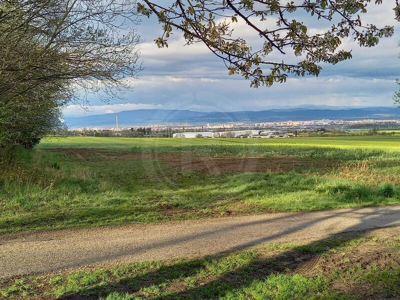 PRODEJ STAVEBNÍ PARCELY 2.500 m2 V LESOPARKU, LIBNÍČ