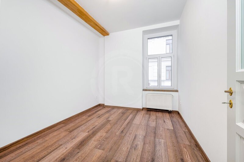 PRODEJ ZREKONSTRUOVANÉHO BYTU 3+KK, RIEGROVA, ČB
