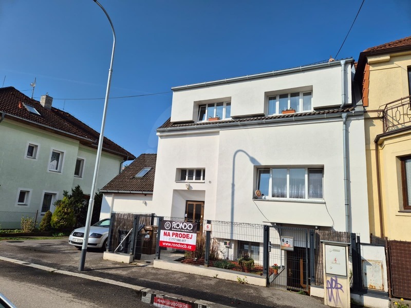 PRODEJ BYTOVÉHO DOMU SE ČTYŘMI BYTY, K. FLEISCHMANA, ČB