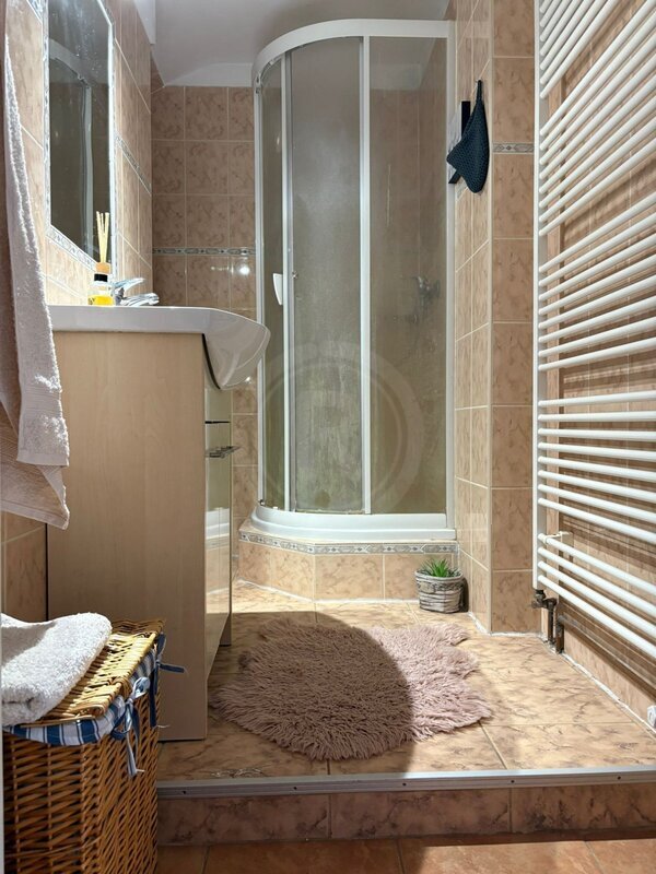 PRODEJ BYTOVÉHO DOMU SE ČTYŘMI BYTY, K. FLEISCHMANA, ČB