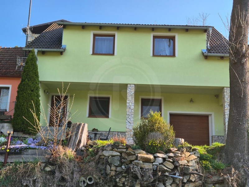 PRODEJ RODINNÉHO DOMU S GARÁŽÍ, POD KOPCEM, KŘEMŽE