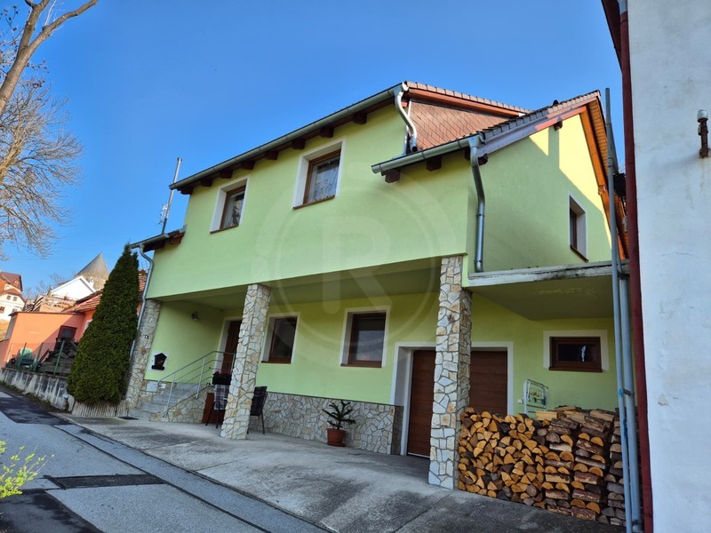 PRODEJ RODINNÉHO DOMU S GARÁŽÍ, POD KOPCEM, KŘEMŽE