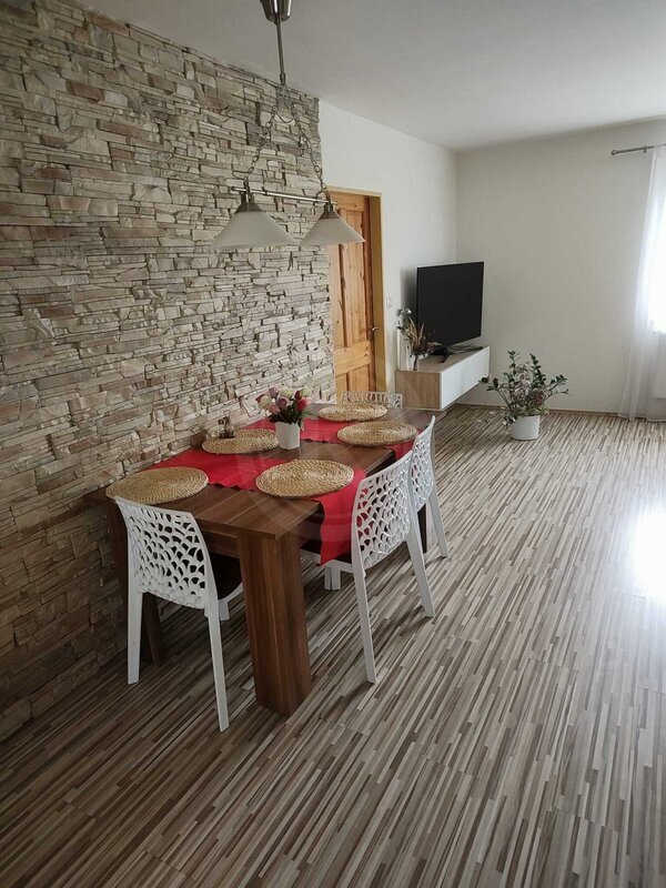 PRODEJ RODINNÉHO DOMU S GARÁŽÍ, POD KOPCEM, KŘEMŽE