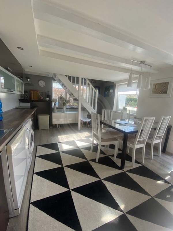 PRODEJ BYTOVÉHO DOMU SE ČTYŘMI BYTY, K. FLEISCHMANA, ČB