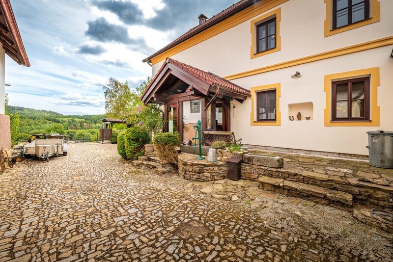 PRODEJ HISTORICKÉ CHALUPY, SMĚDEČEK, KTIŠ