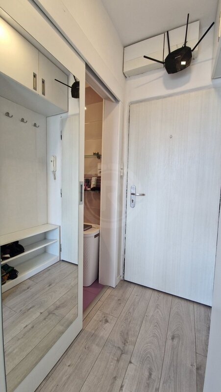 PRONÁJEM MODERNÍHO BYTU 2+KK, LIPENSKÁ, ČESKÉ BUDĚJOVICE
