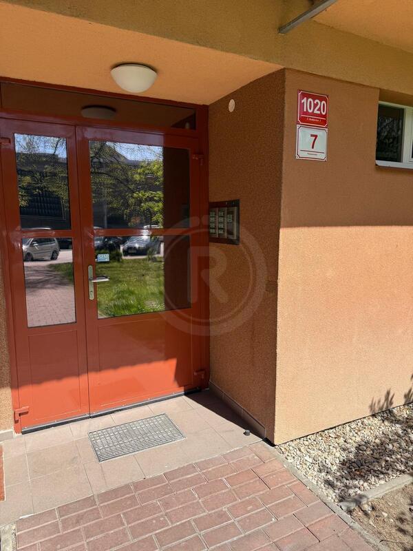 PRONÁJEM ZREKONSTRUOVANÉHO BYTU 1+KK, PEKÁRENSKÁ, ČB