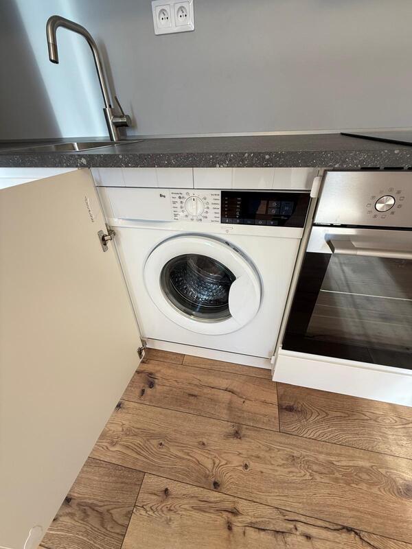 PRONÁJEM ZREKONSTRUOVANÉHO BYTU 1+KK, PEKÁRENSKÁ, ČB