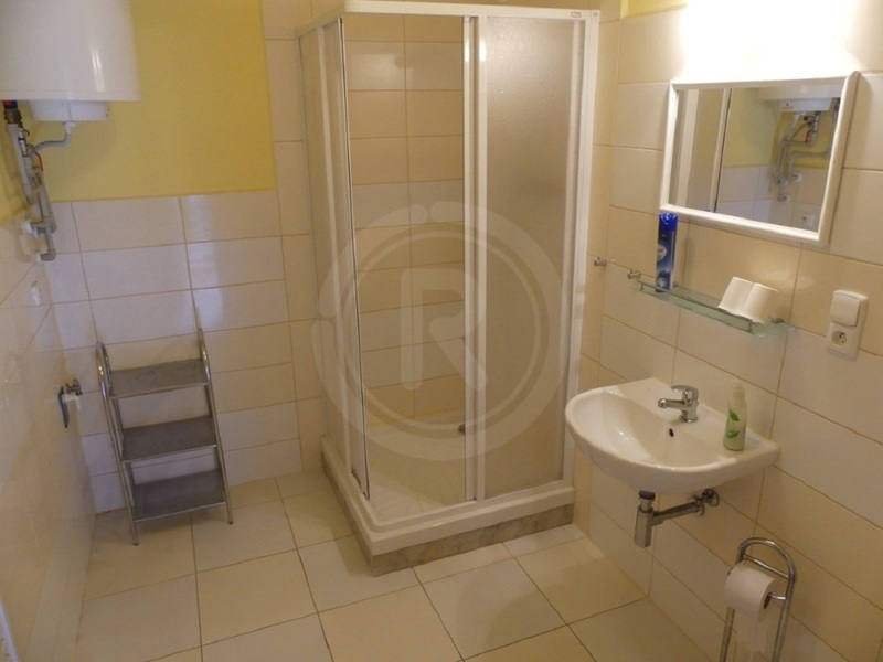 PRODEJ DVOJPODLAŽNÍHO BYTOVÉHO DOMU SE 6 BYTY