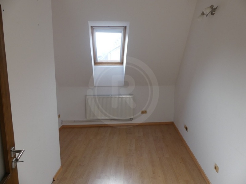 PRODEJ DVOJPODLAŽNÍHO BYTOVÉHO DOMU SE 6 BYTY