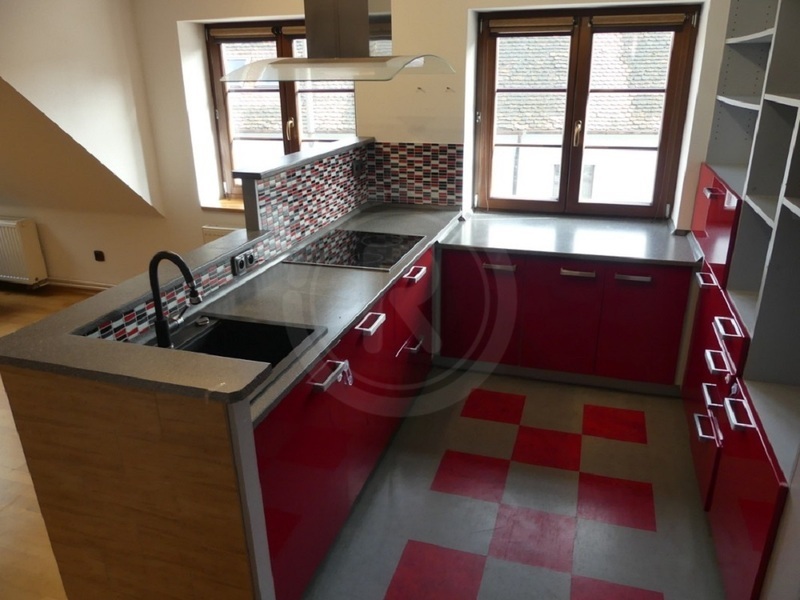 PRODEJ DVOJPODLAŽNÍHO BYTOVÉHO DOMU SE 6 BYTY