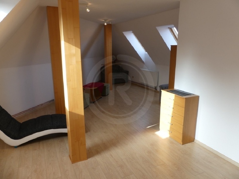 PRODEJ DVOJPODLAŽNÍHO BYTOVÉHO DOMU SE 6 BYTY