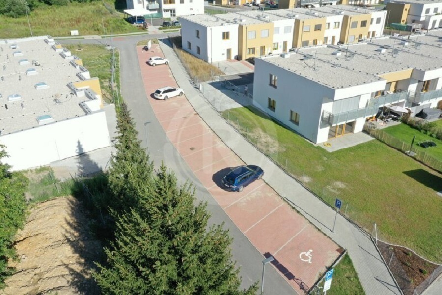 PRONÁJEM PARKOVACÍHO STÁNÍ Č.2, MLADÉ, ČESKÉ BUDĚJOVICE