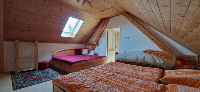 PRONÁJEM RODINNÉHO DOMU 3+1, LNIŠTĚ, OKR. Č. BUDĚJOVICE