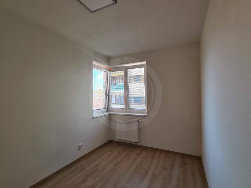 PRONÁJEM BYTU S TERASOU 3+KK, RIEGROVA, ČESKÉ BUDĚJOVICE