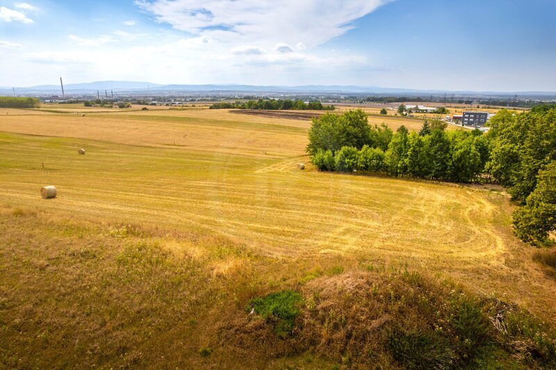 PRODEJ STAVEBNÍHO POZEMKU 3.663 M2, PRŮBĚŽNÁ, HŮRY