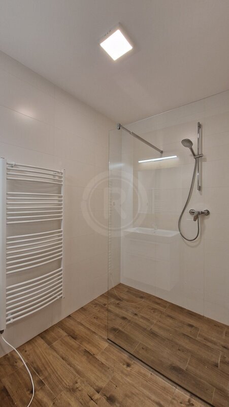 PRONÁJEM NOVÉHO BYTU 2+KK SE ZAHRADOU, PLATANOVÁ, ČB